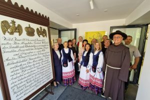 Atkurta Šv. Jono bažnyčioje kabojusi istorinė atminimo lenta