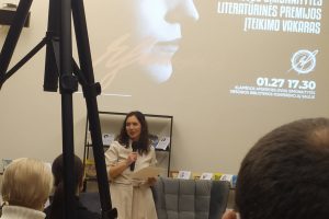 Įteikė I. Simonaitytės literatūrinę premiją