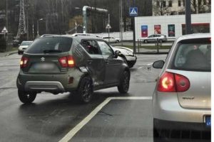 Avarija Kaune: Juozapavičiaus prospekte susidūrė „Nissan“ ir „Suzuki“