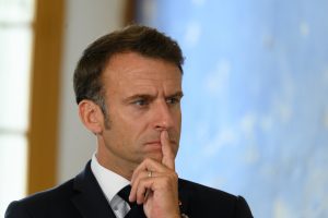 Partijų vadovai: Macronas ketina paskirti naują Prancūzijos premjerą per 48 valandas