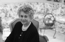 Mirė legendinė aktorė Joan Plowright